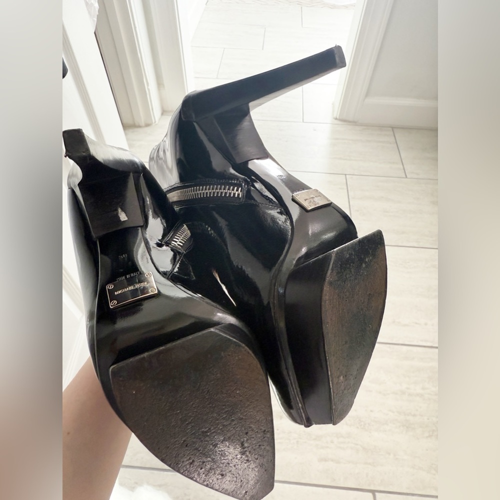 Michael Kors Collection - Patent Leather Platform Ankle Bootie - size 38 - EUC - Picture 4 of 15